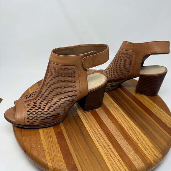 Vince Camuto Lavette Brown Peep Toe Bootie Perforated Ankle Strap Leather 8.5M - Picture 3 of 11
